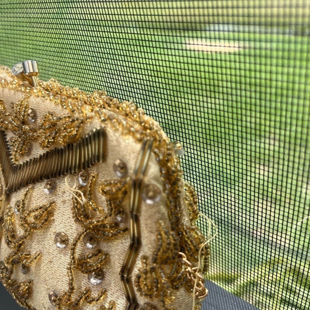 Vintage Beige Beaded Chain Handle Top Clasp Small Clutch - Picture 5 of 12